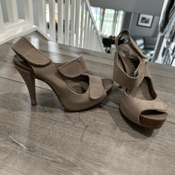 Gorgeous Pedro Garcia suede grey heels size 36 1/2 - Picture 2 of 4